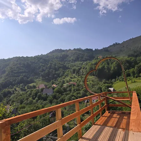 Vilat Suka Mkushit Villa Gropat e Selces